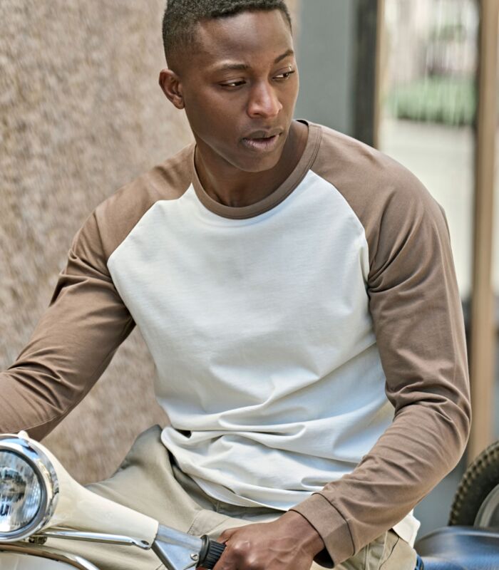 Unlabeled Baseball Tee Thumbnail